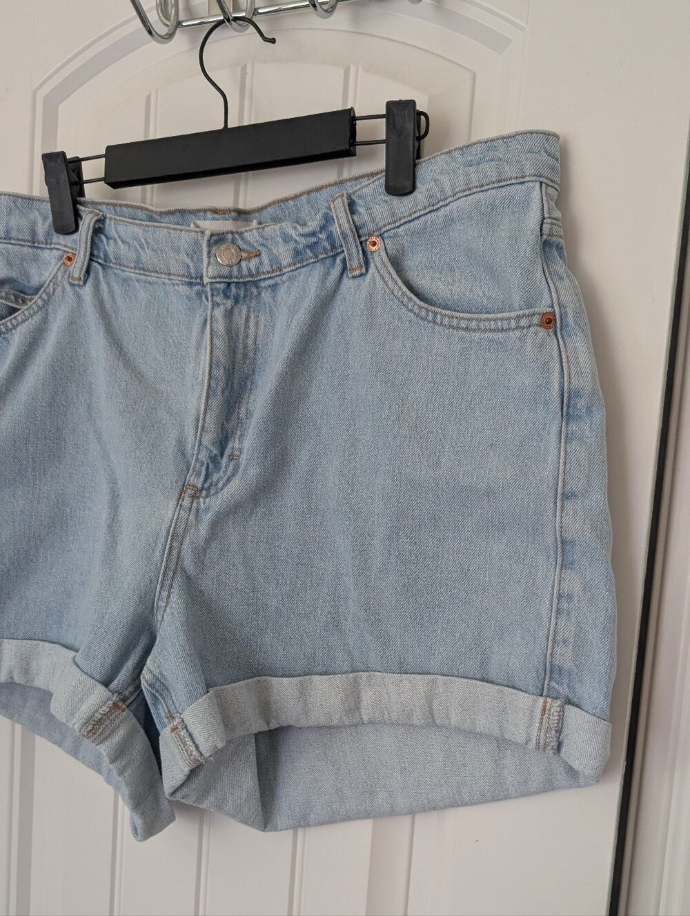 High Rise Light Wash Denim Mom Short With Rolled Hem 14 - Picture 7 of 9